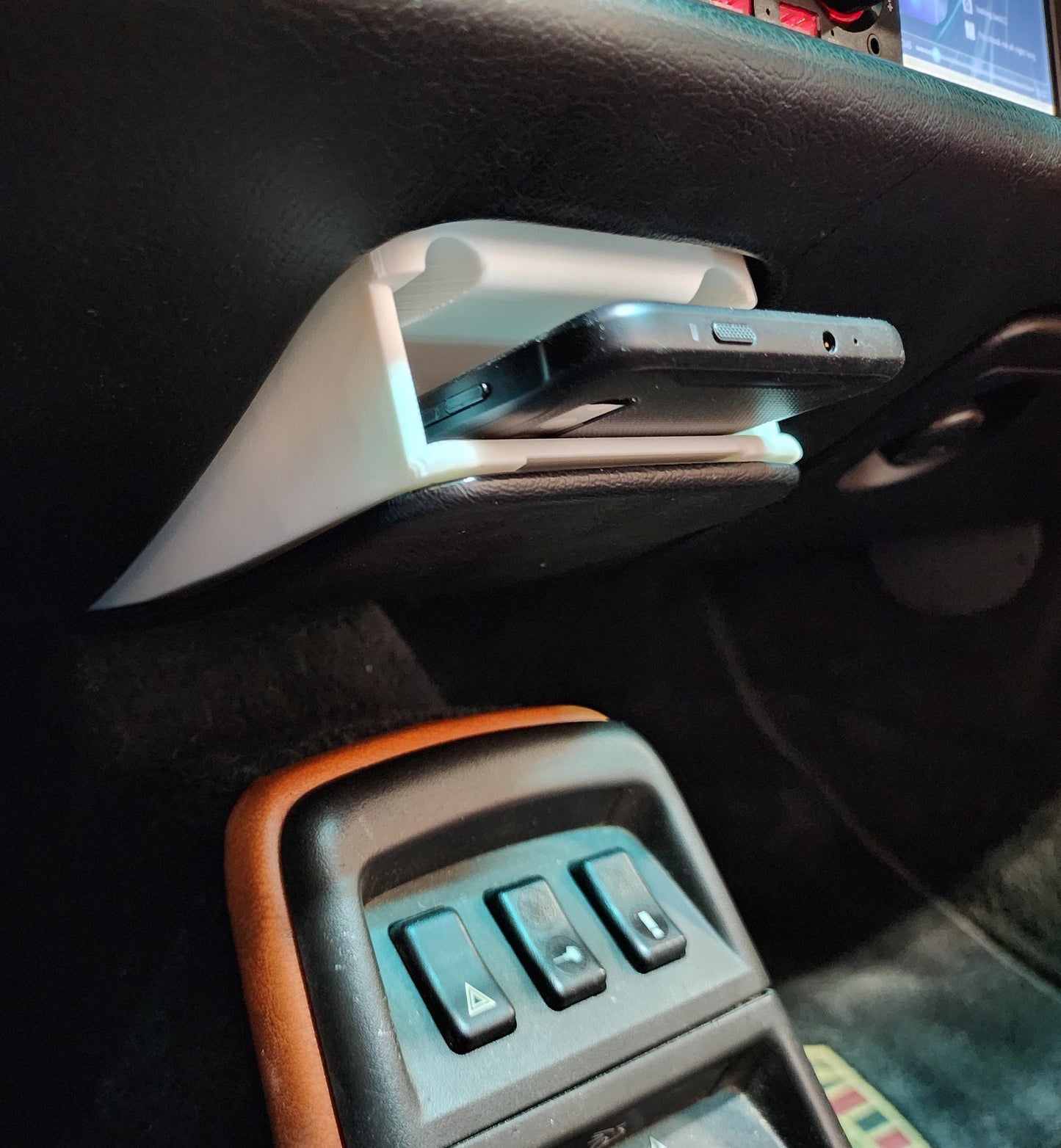 Porsche 964 ,993 ashtray phone MagSafe phone charger