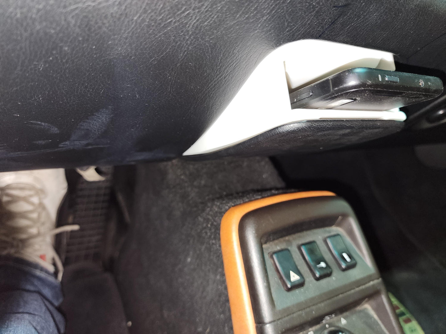 Porsche 964 ,993 ashtray phone MagSafe phone charger